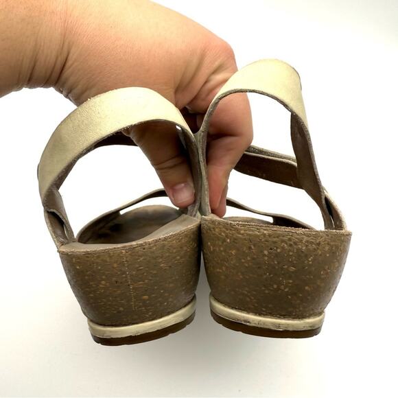 Dansko Vera Wedge Sandal Oyster Cream Nubuck EU 39 US 8.5-9 - Picture 5 of 12